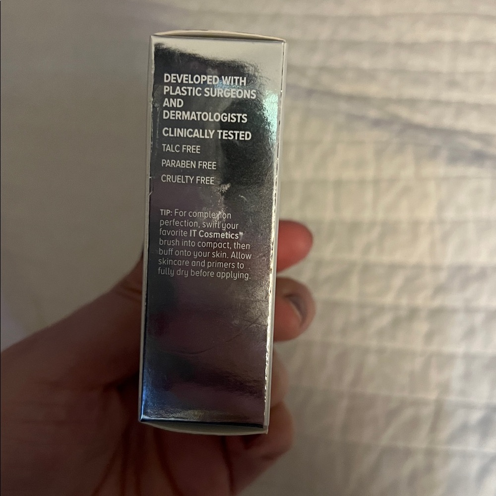 IT Cosmetics Celebration Powder Foundation SPF 50+ in shade Deep - Picture 3 of 6